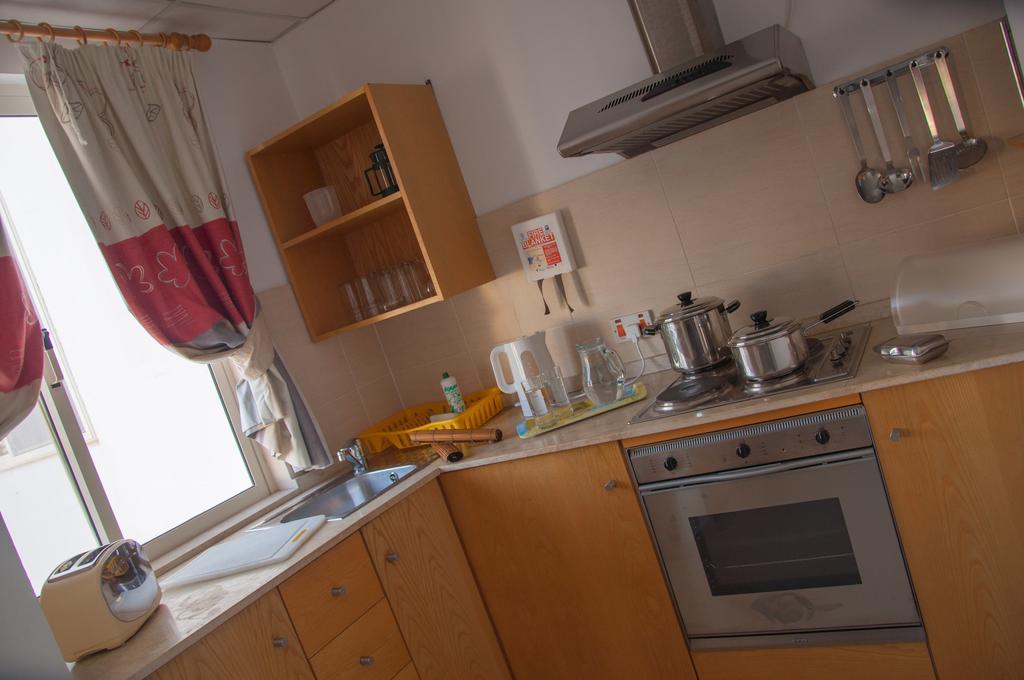 Club Salina Wharf Aparthotel Qawra Szoba fotó