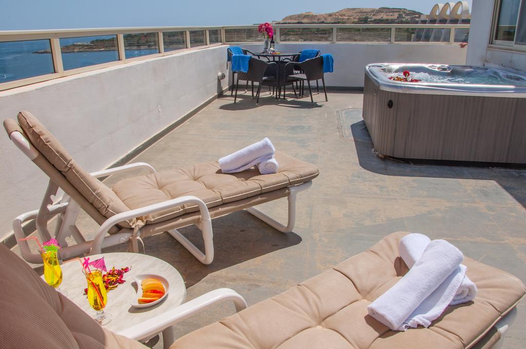 Club Salina Wharf Aparthotel Qawra Szoba fotó