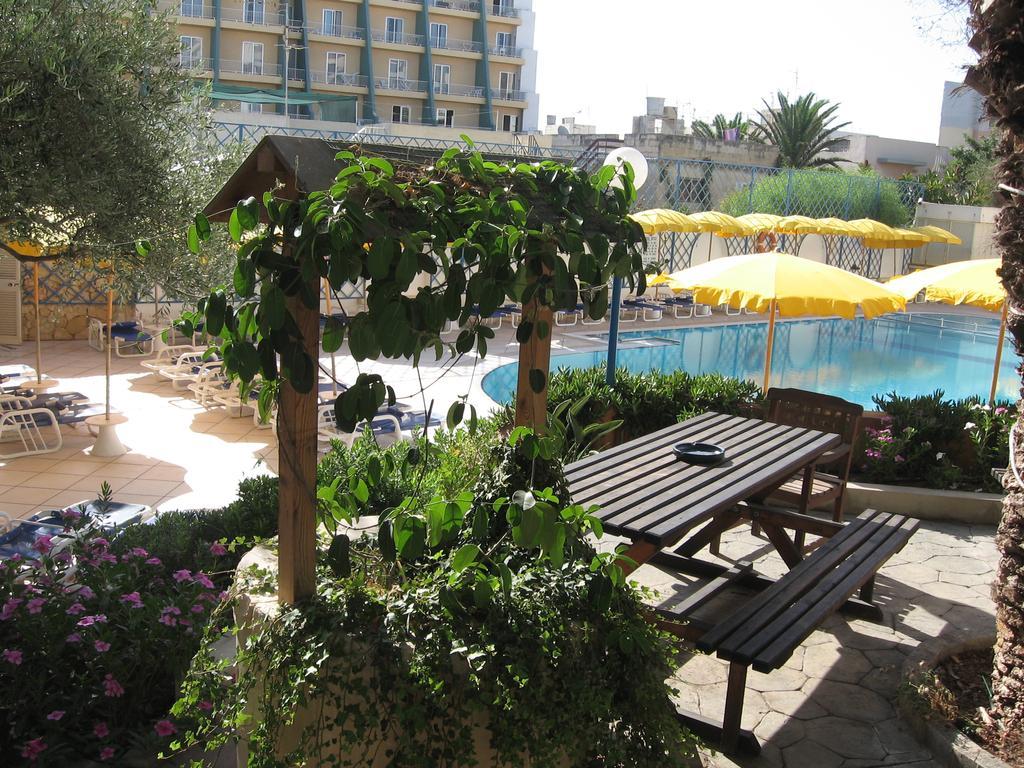 Club Salina Wharf Aparthotel Qawra Kültér fotó